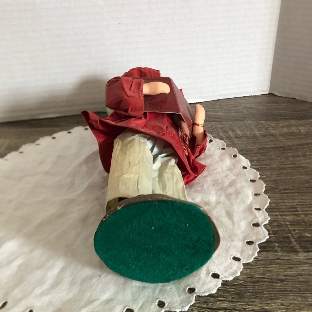 Vtg Paper Mache Christmas Caroler - Picture 10 of 13